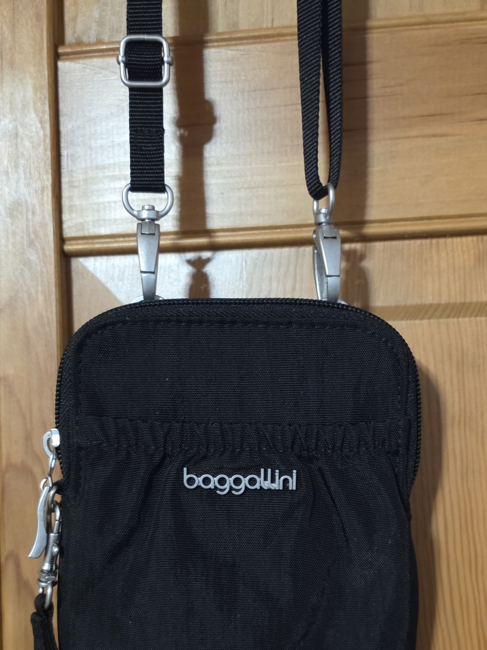 baggallini Bryant Pouch Black Crossbody